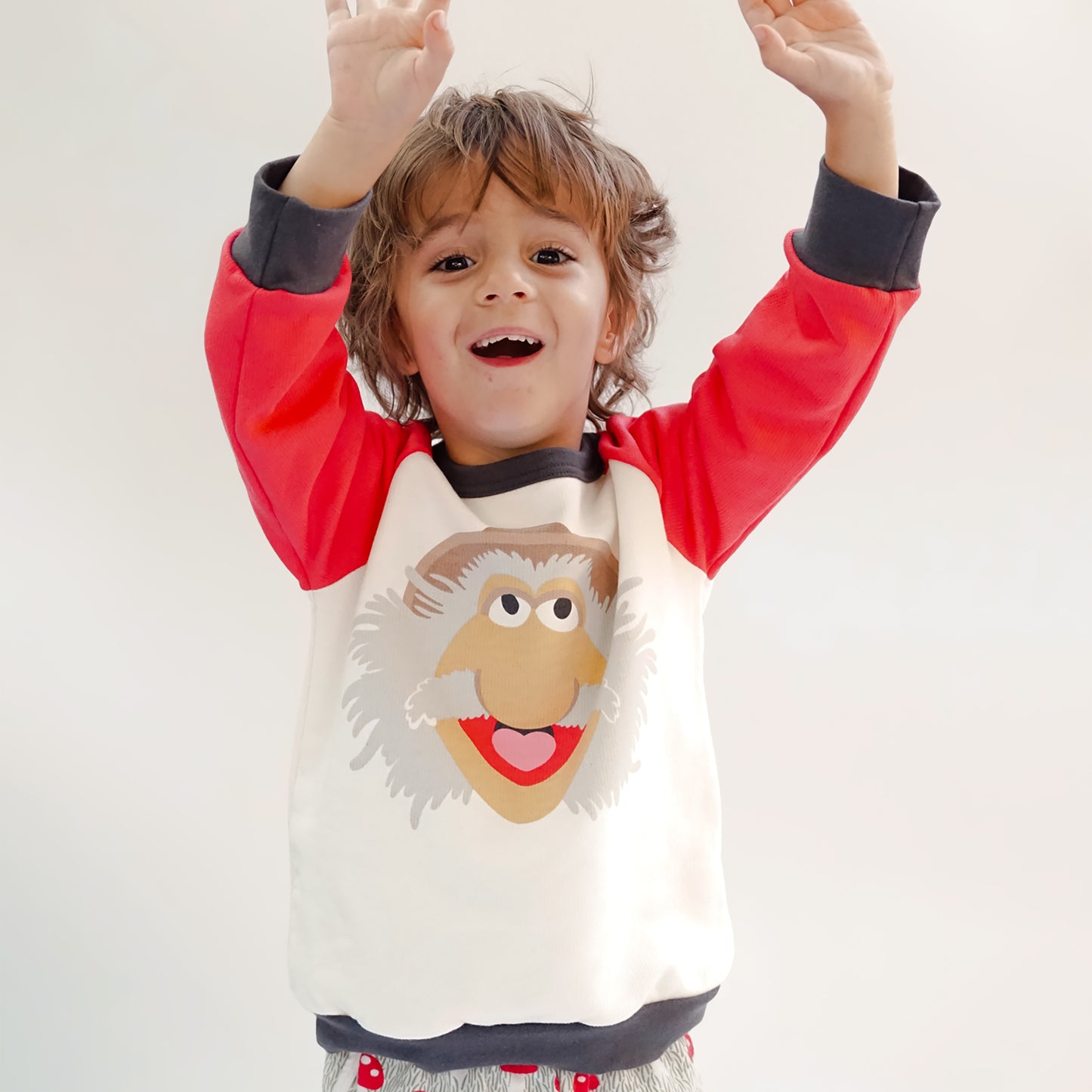 Sweatshirt - Fraggle Rock Uncle Traveling Matt